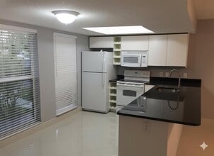704 NE 23rd Ave in Pompano Beach, FL - Building Photo - Building Photo