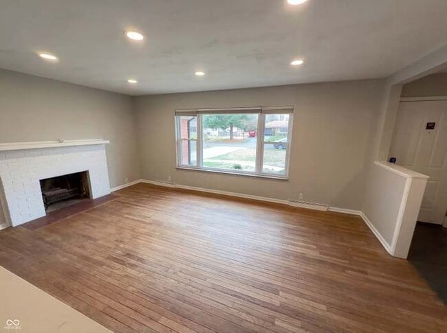 10209 Broadway St in Indianapolis, IN - Building Photo - Building Photo