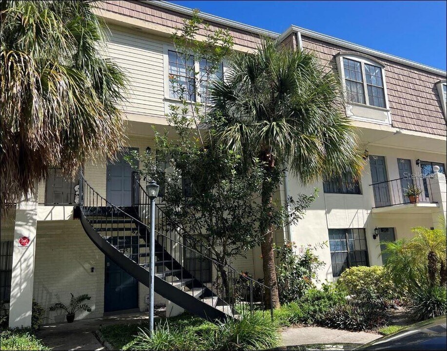 5930 Village Cir N in Orlando, FL - Building Photo