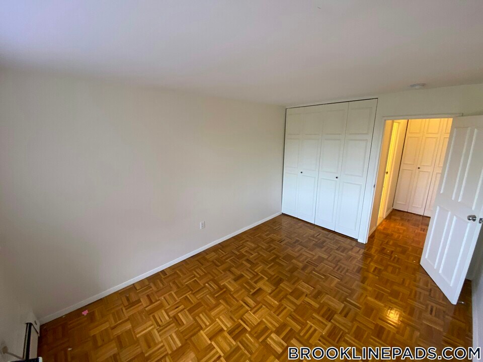 185 Freeman St, Unit 535 in Brookline, MA - Building Photo