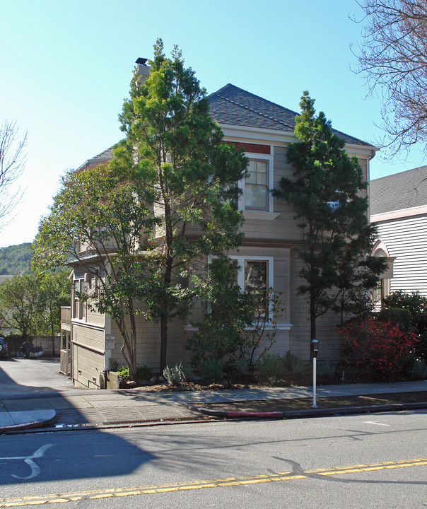 1409 5th Ave in San Rafael, CA - Building Photo