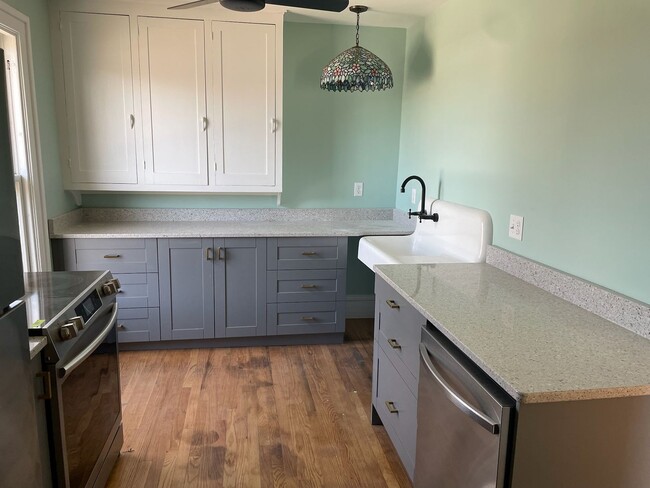 property at 1564 2nd Ave SE