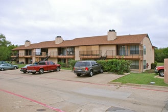 The Castle Glen Apartments in Garland, TX - Building Photo - Building Photo