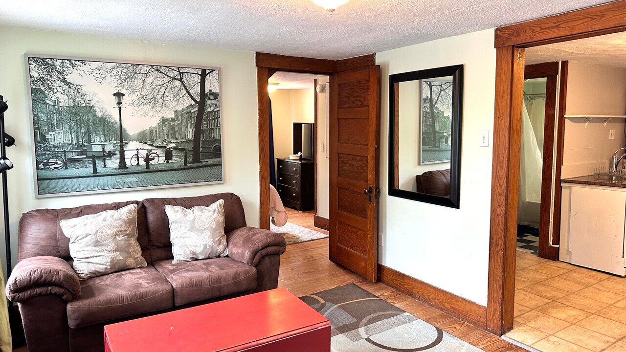 30 Dana St in Lebanon, NH - Building Photo