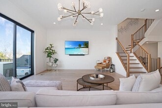 14383 Beckett Glen Cir in Chantilly, VA - Building Photo - Building Photo