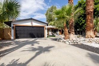 2115 N Cardillo Ave in Palm Springs, CA - Foto de edificio - Building Photo