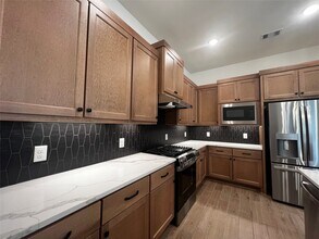 10923 Cres Spg Dr in Missouri City, TX - Foto de edificio - Building Photo