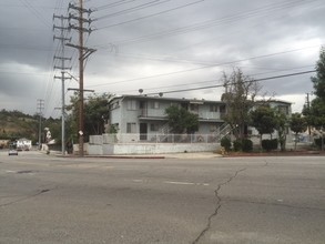 3576 Marguerite St in Los Angeles, CA - Building Photo - Building Photo