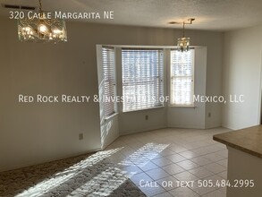 320 Cll Margarita NE in Los Lunas, NM - Foto de edificio - Building Photo