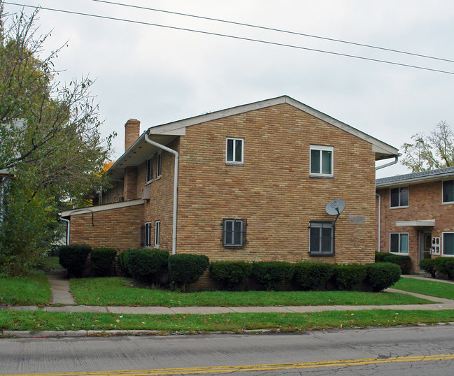 2929 Hoover Ave in Dayton, OH - Building Photo - Building Photo