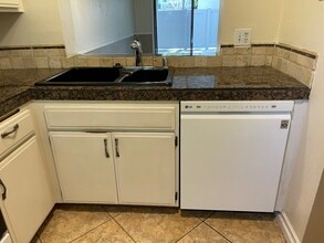 209 N Singingwood St, Unit 4 in Orange, CA - Building Photo - Building Photo