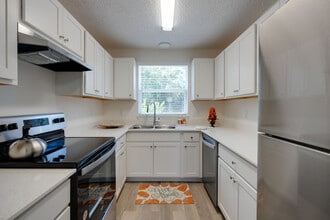 Concord Crossing in Jacksonville, FL - Building Photo - Interior Photo