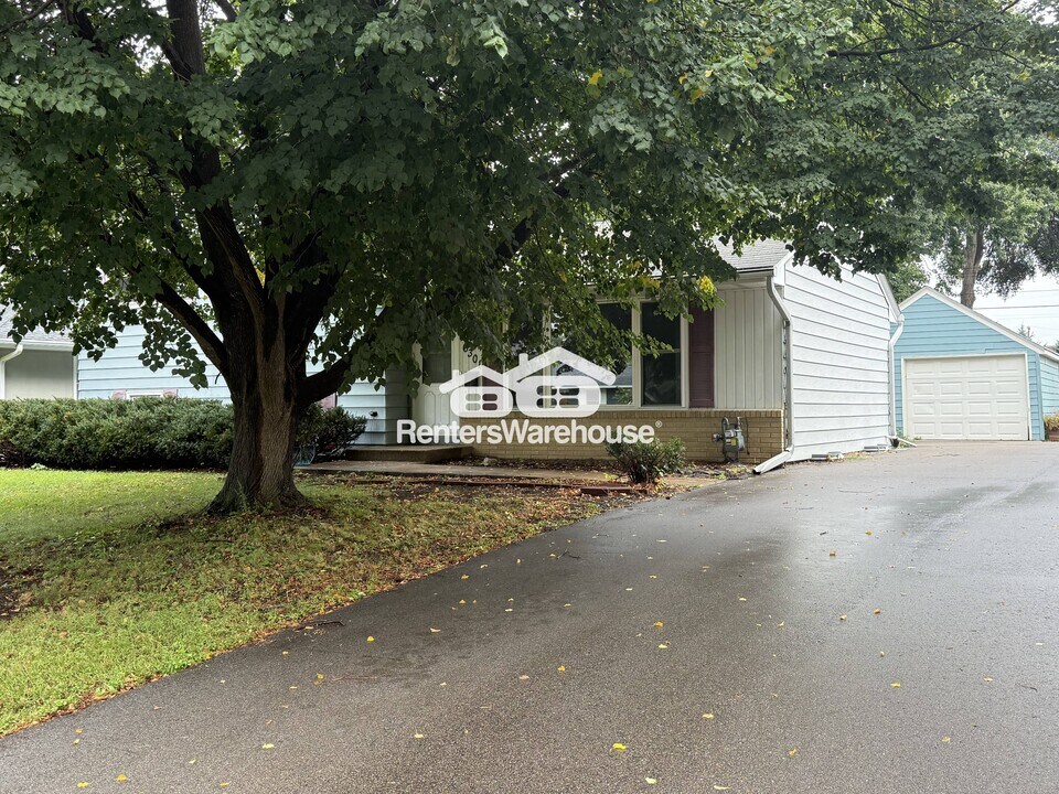 6301 Russell Ave S in Richfield, MN - Building Photo