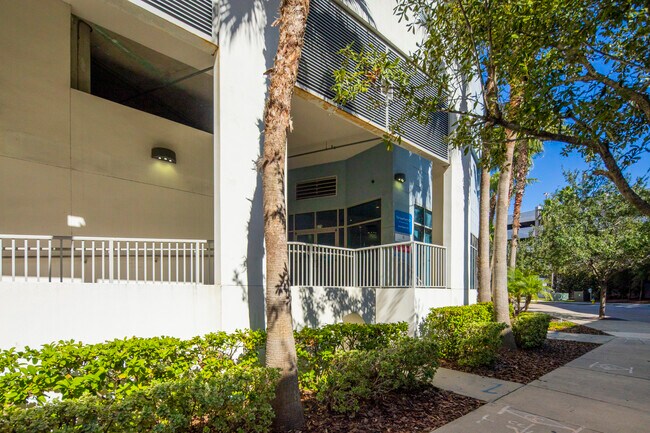 Towers of Channelside in Tampa, FL - Building Photo - Building Photo