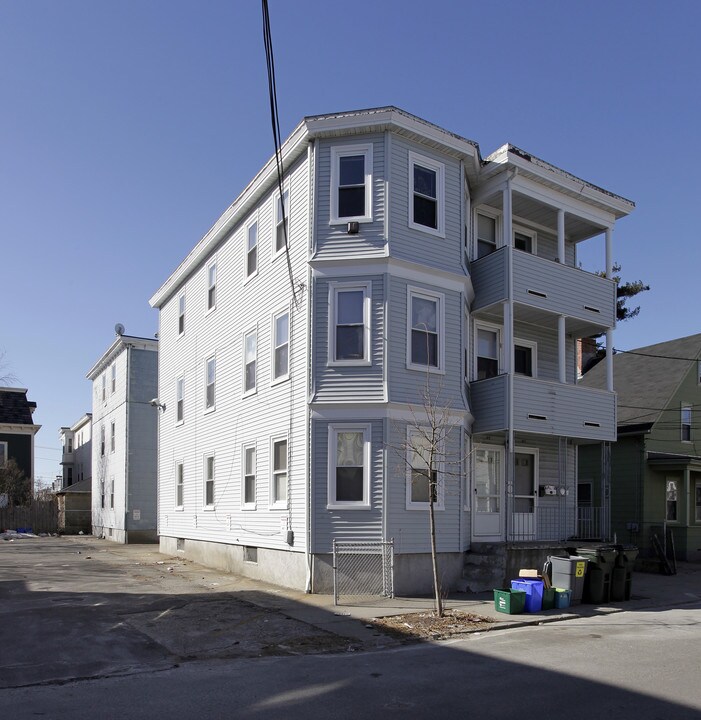 93-95 Sutton St in Providence, RI - Building Photo