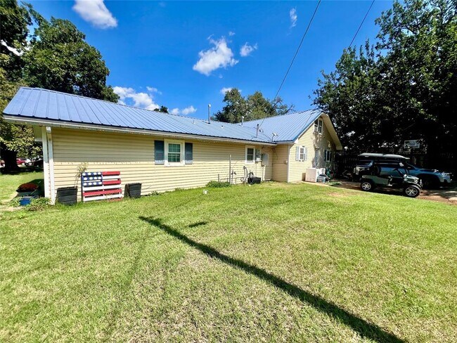 408 5th St in Hammon, OK - Building Photo - Building Photo