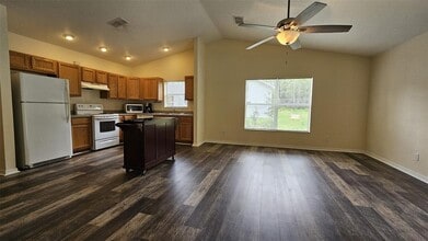 6290 W Oak Park Blvd in Homosassa, FL - Building Photo - Building Photo