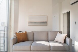 550 W Juneau Ave, Unit ID1379025P in Milwaukee, WI - Building Photo