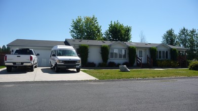 Country Meadow Estates in Deer Park, WA - Building Photo - Building Photo