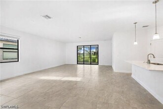 18311 Ridgeline Dr in Estero, FL - Building Photo - Building Photo