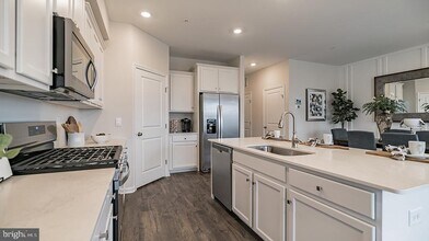 1071 Meadowlark Dr in Fogelsville, PA - Building Photo - Building Photo