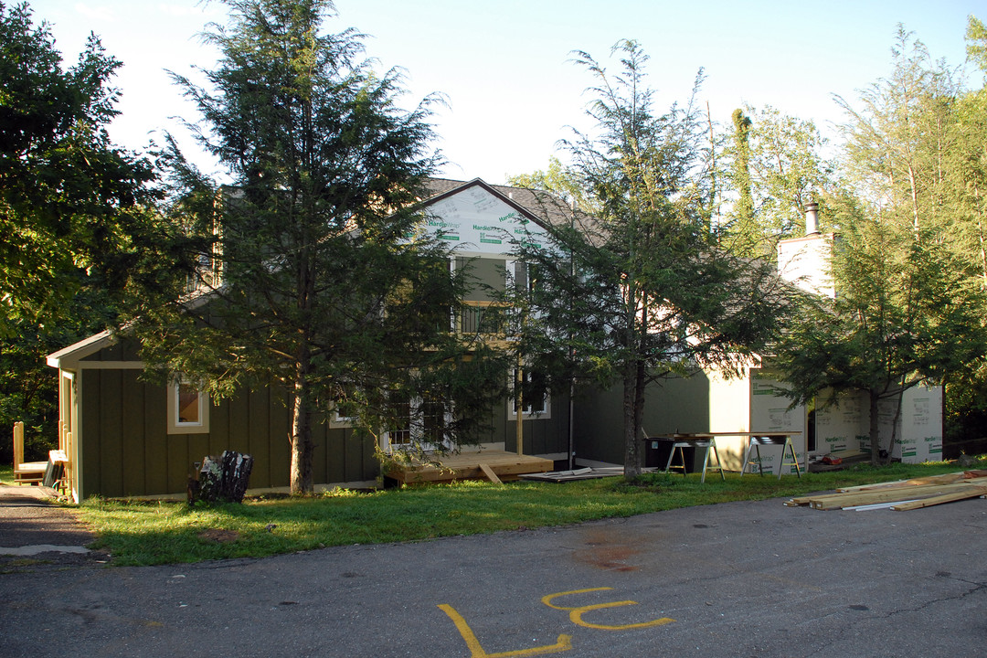 Mountain Ridge Townhomes in Tannersville, PA - Building Photo