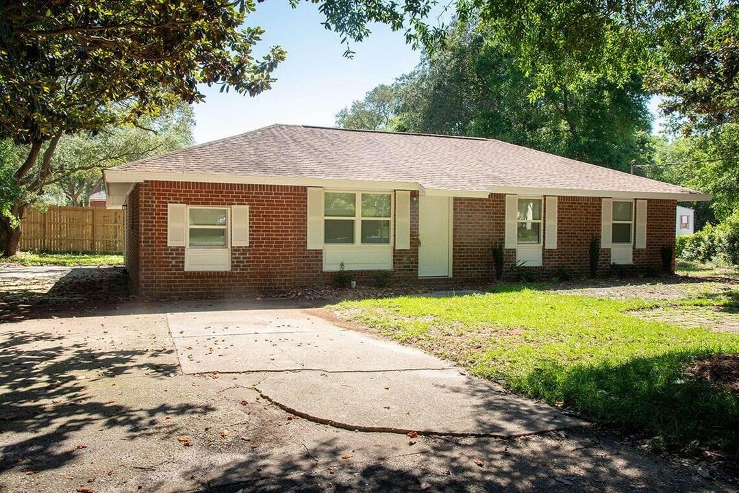 705 Winton Ct in Destin, FL - Building Photo