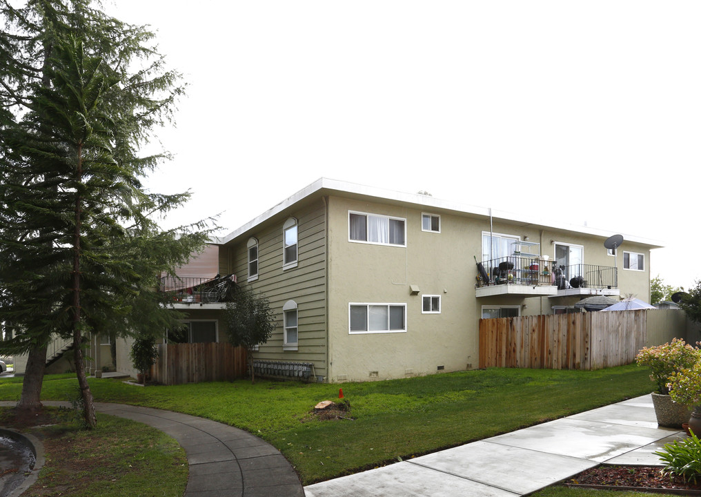 Cape Cod Apartments in San Jose, CA - Building Photo