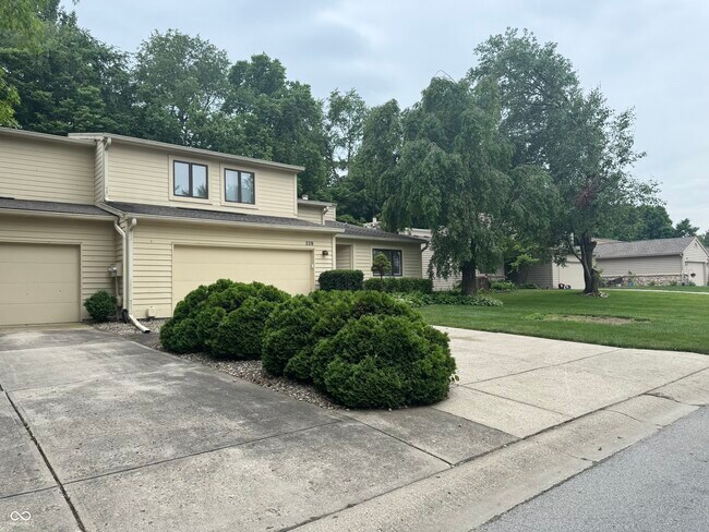 329 Sandbrook Dr in Noblesville, IN - Building Photo - Building Photo