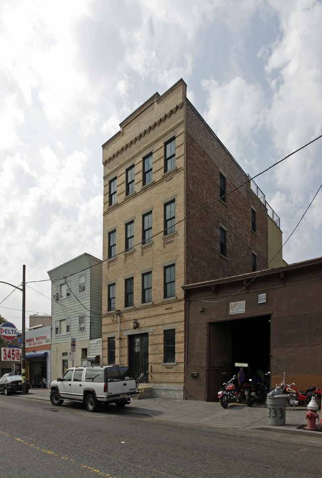 331 Newark Ave in Jersey City, NJ - Building Photo - Building Photo