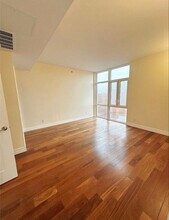 65-18 Austin St in Queens, NY - Foto de edificio - Building Photo