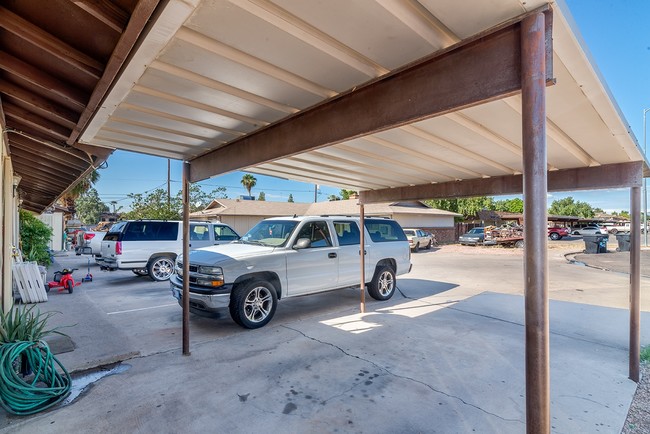 326 S Doran in Mesa, AZ - Foto de edificio - Building Photo