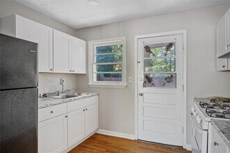 190 Opal Dr in Roswell, GA - Building Photo - Building Photo