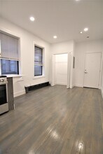 25 Phillips St, Unit 2 in Boston, MA - Building Photo - Building Photo