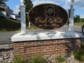 527 Oak Hill Ln in Wyomissing, PA - Building Photo - Building Photo