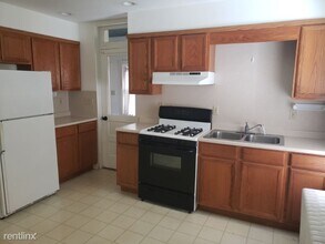 2558 Lititz Pike in Lancaster, PA - Building Photo - Building Photo