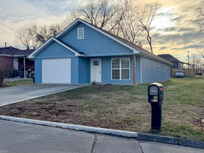 805 Front St in Maryville, TN - Foto de edificio - Building Photo