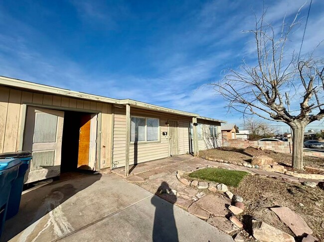 6508 Evergreen Ave in Las Vegas, NV - Building Photo - Building Photo