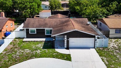 1047 54th Ave S in St. Petersburg, FL - Building Photo - Building Photo