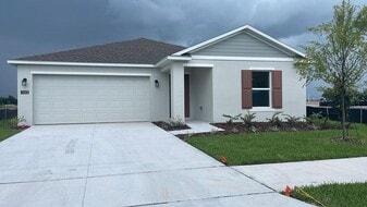 1543 Jessica Blvd in Winter Haven, FL - Building Photo