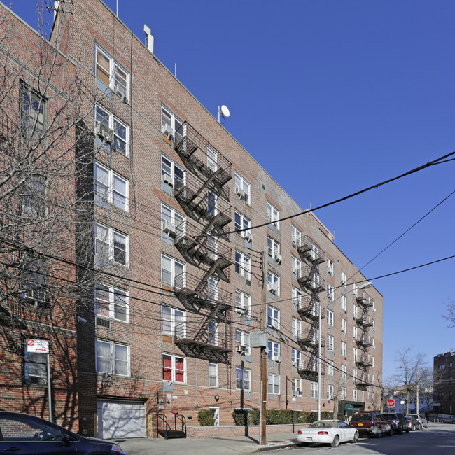 93-35 Lamont Ave in Flushing, NY - Foto de edificio - Building Photo