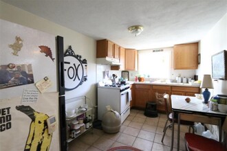 126 Pine St, Unit 2 in Cambridge, MA - Building Photo - Building Photo