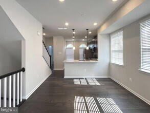 7801 Rosella Ln in Jessup, MD - Foto de edificio - Building Photo