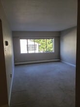 908 Cook St in Victoria, BC - Building Photo - Building Photo