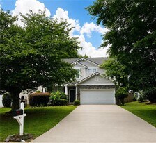 1374 Dukes Creek Dr in Kennesaw, GA - Building Photo