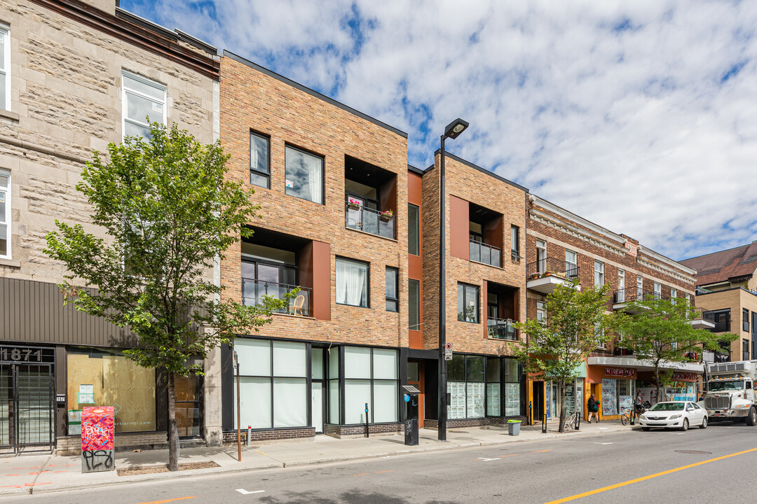 1877 Ontario Rue E in Montréal, QC - Building Photo