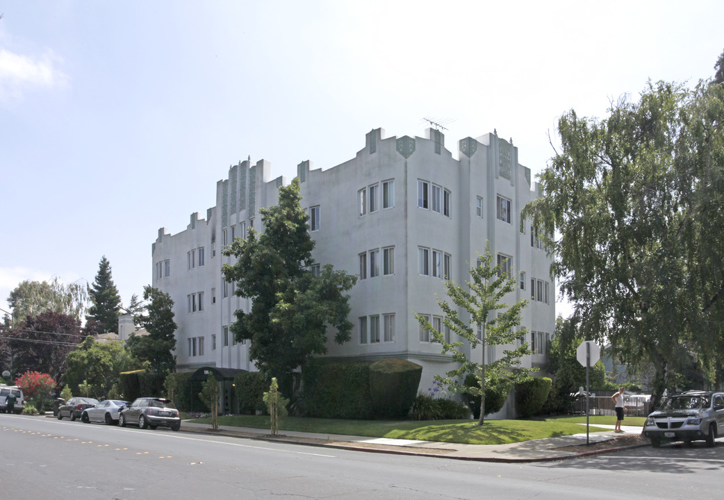 Whipple Manor in Redwood City, CA - Building Photo