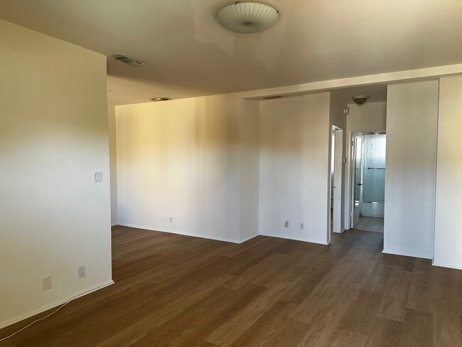 8020 Blackburn Ave in Los Angeles, CA - Building Photo - Building Photo