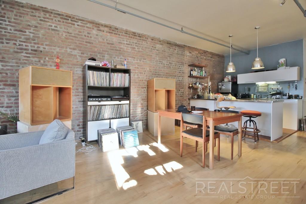337 Kent Ave in Brooklyn, NY - Building Photo