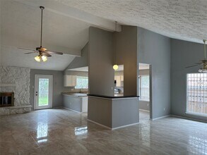 14803 Wind Cave Ln in Houston, TX - Building Photo - Building Photo